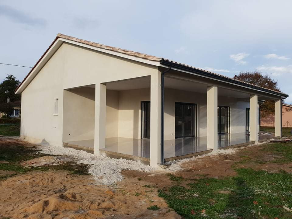 Enduit sur une maison neuve à Coutras