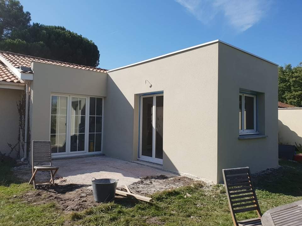 Enduit de façade sur la commune de Saint-Denis-de-Pile