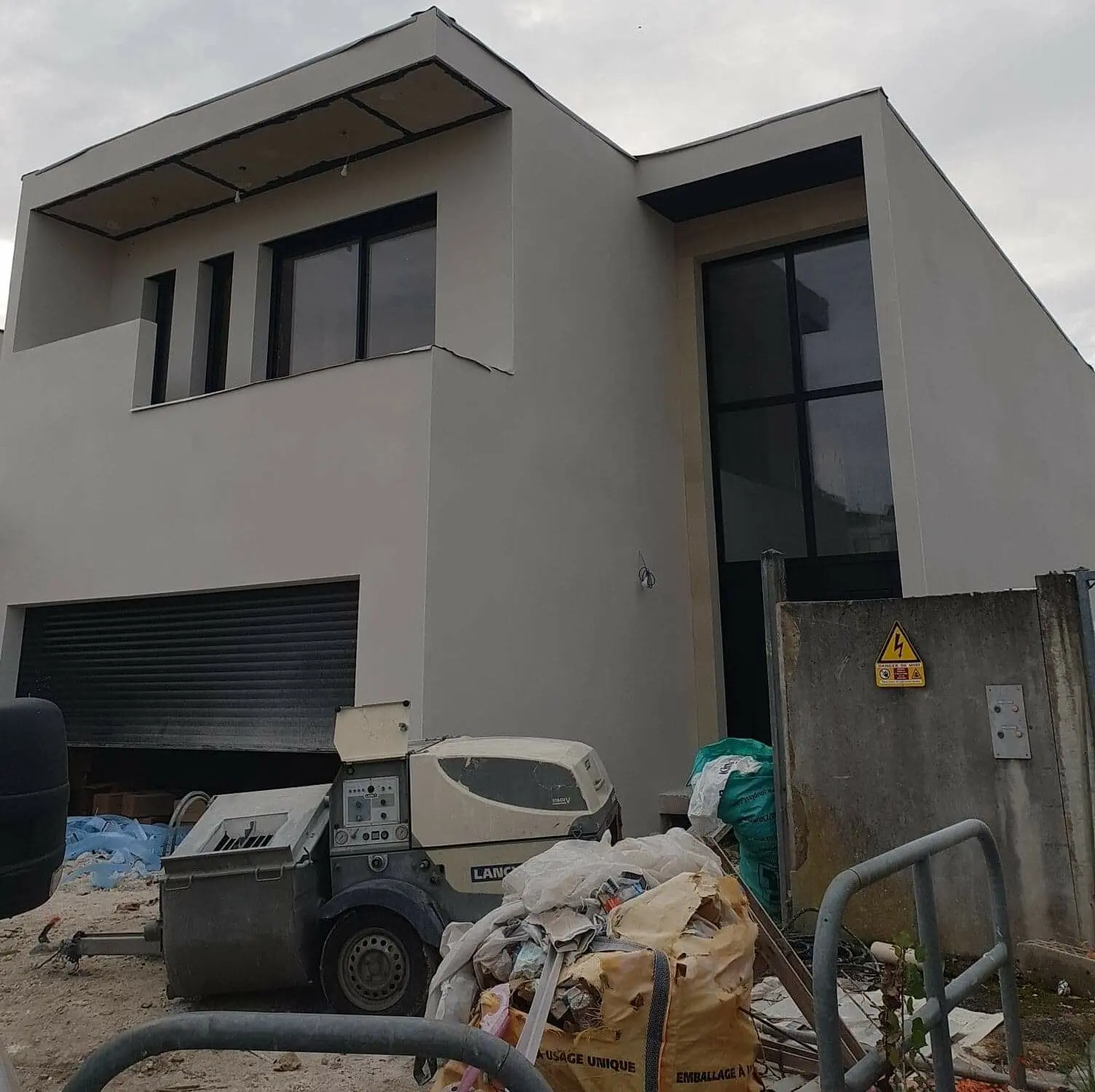 Maison moderne à Libourne après la pose de l'enduit